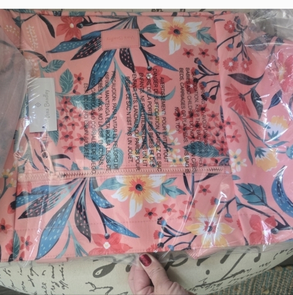 Vera Bradley Drawstring Family Tote Bag paradise bright coral NWT - Picture 2 of 12